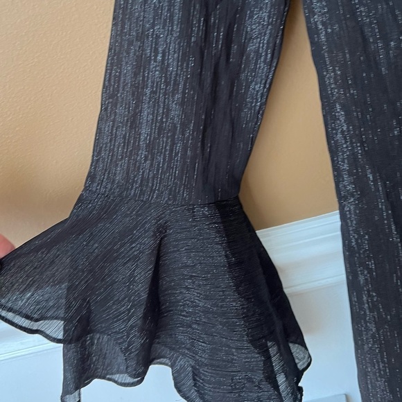 BCBGeneration Metallic Shift Dress with Long Bell Sleeves & Keyhole Back Size XS - Picture 6 of 10